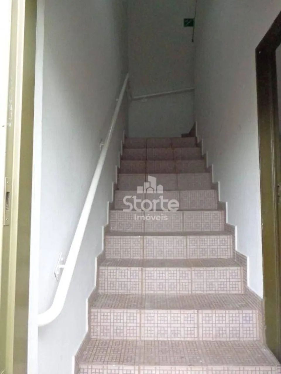 Ponto de esquina com 02 cômodos comerciais + apartamento + casa à venda, 230m² de área con - Foto 4
