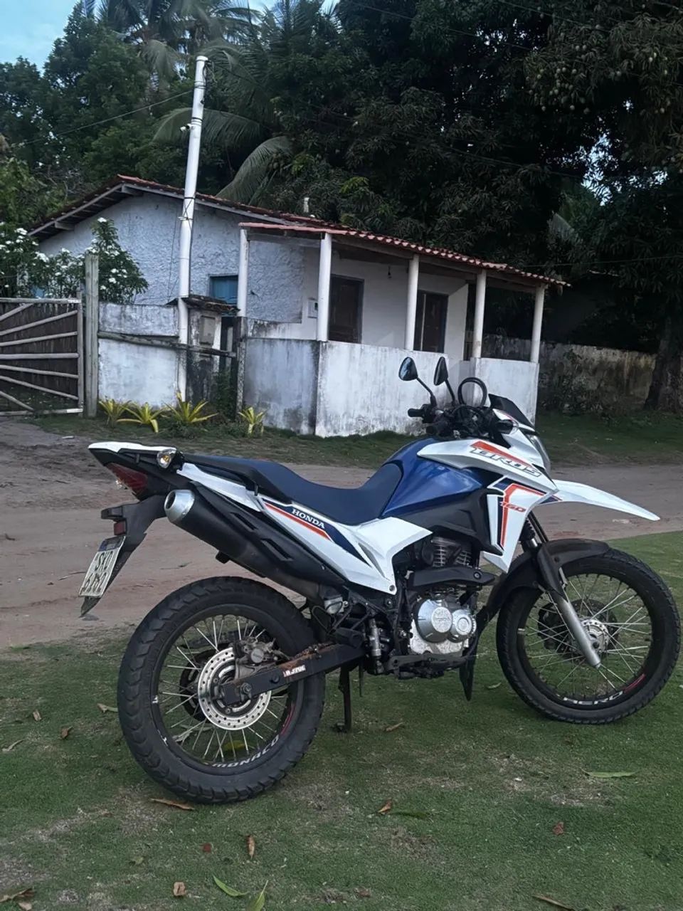 Bros 160 ano 2024