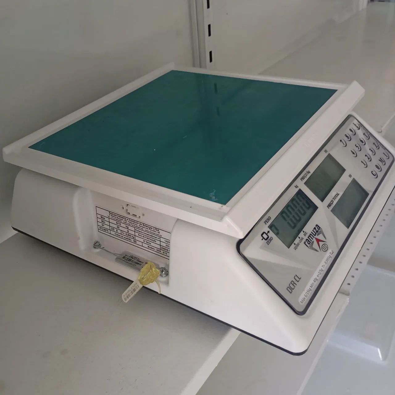 Vendo balança ?