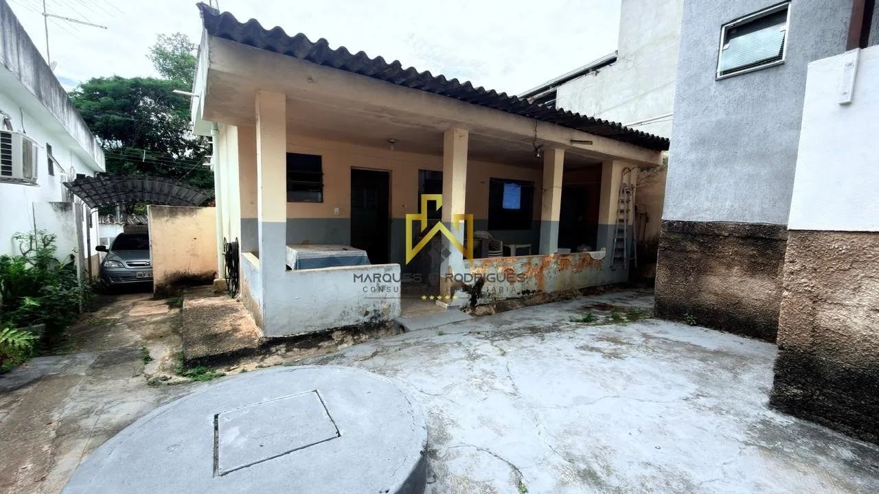 CASA COM EDÍCULA | MANTIQUEIRA - BH