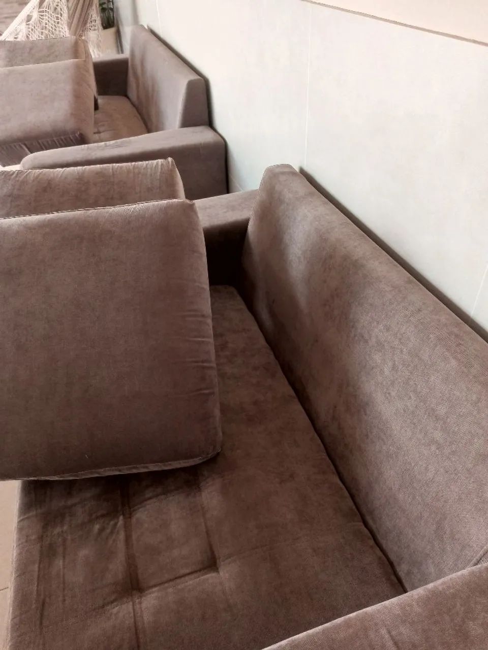 Sofa 2 e 3 lugares, bege, bem conservado - Foto 4