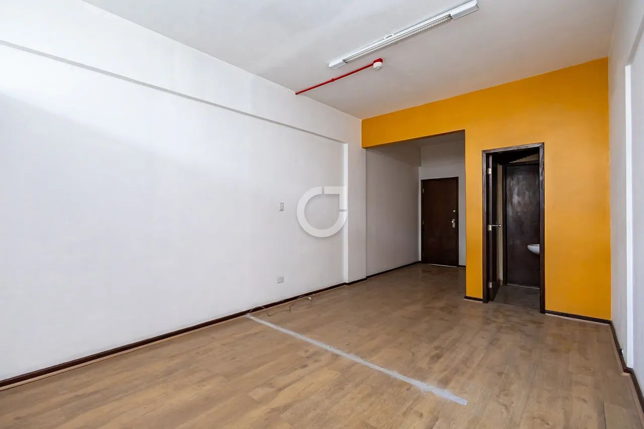 Sala comercial à venda ou locação no Centro de Curitiba, com 34m² privativos  Edifício Cre - Foto 5