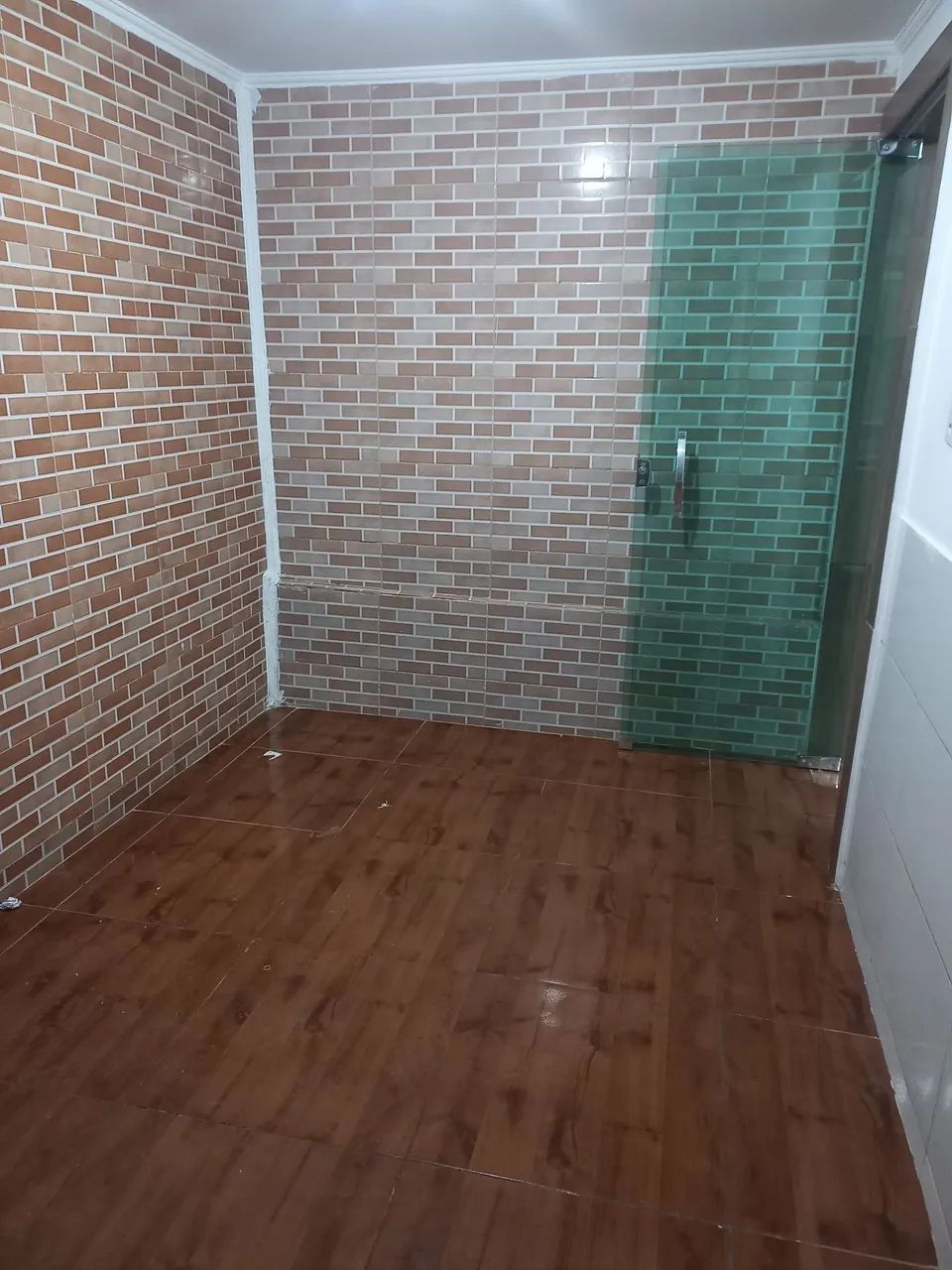 Aluga-se casa de fundos - Foto 2