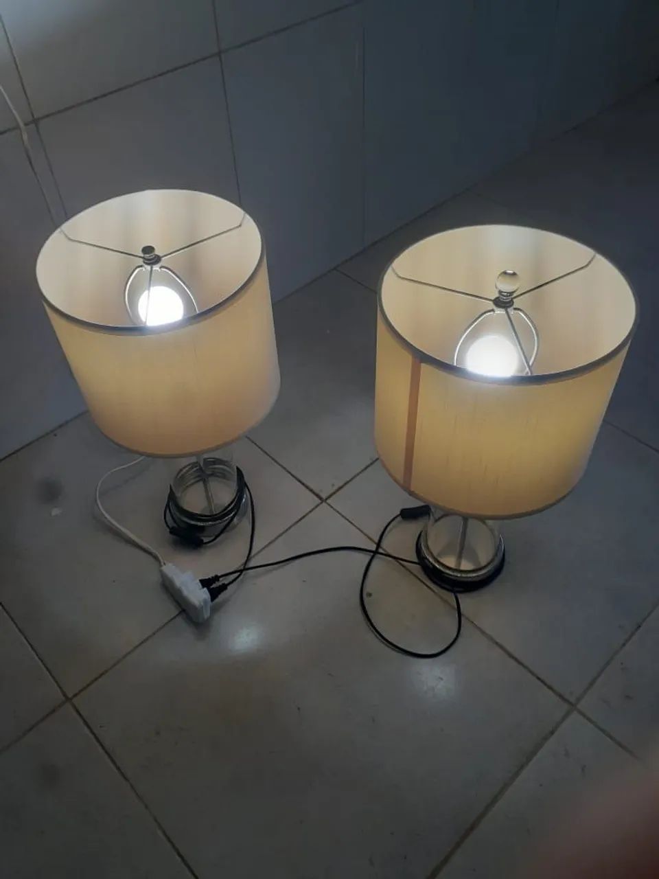 Luminária e amplificador de son
