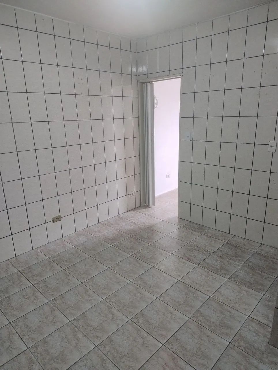 Aluguel dois cômodos com banheiro  - Foto 3
