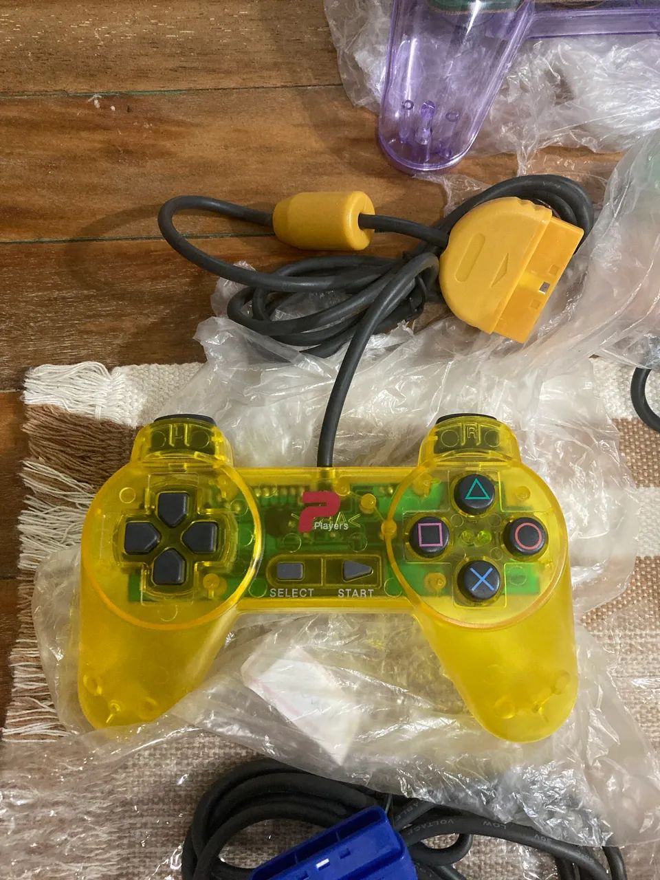Controles PS1/PS2 Cores variadas. R$30 cada. Envio OLX PAY  - Foto 4