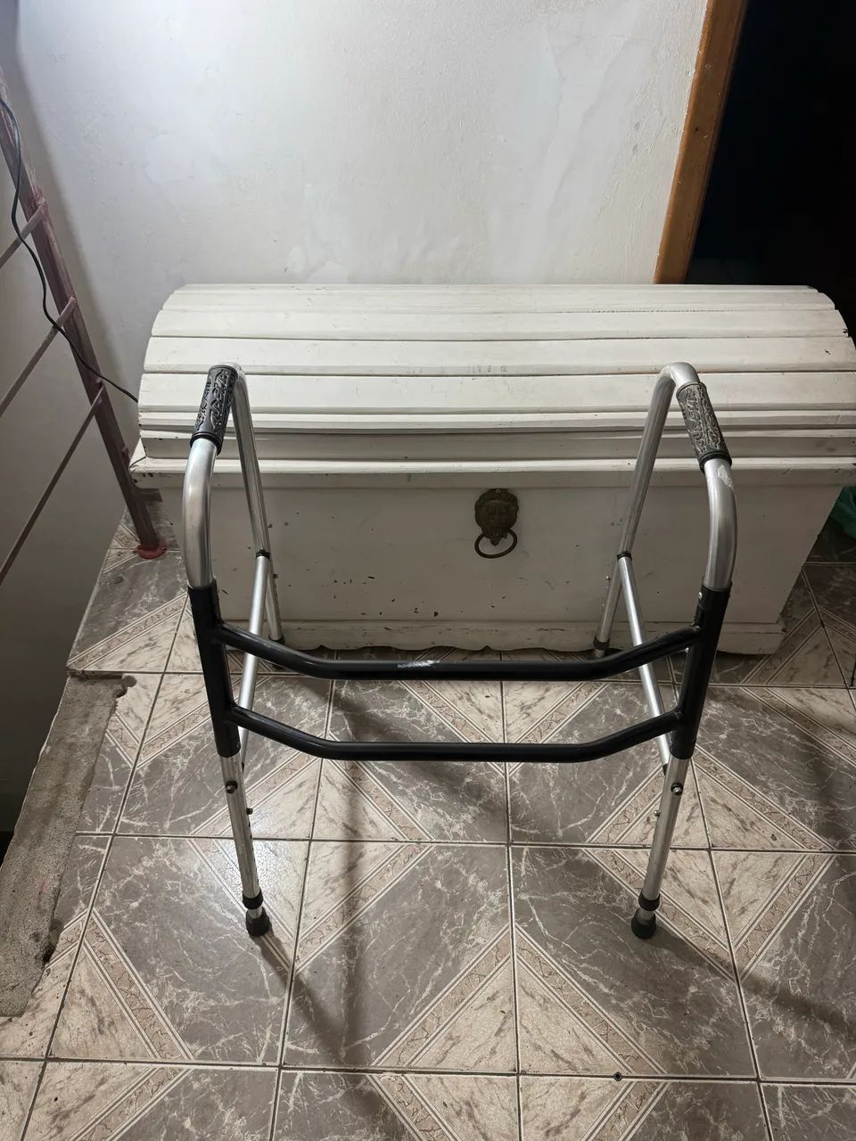 ANDADOR EM ALUMÍNIO 