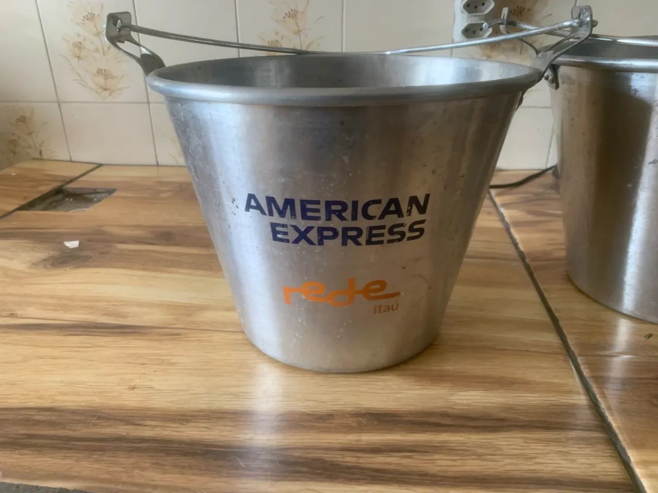 Dois balde de gelo de alumínio promocional com a marca American Express e Rede Itaú - Foto 5