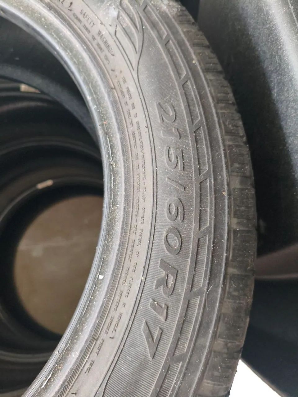 Pneus Goodyear EfficientGrip SUV  215 / 60 R17 - Foto 2