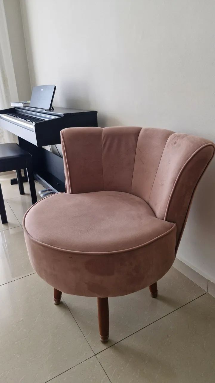 Poltrona Pétala Rosa Veludo 