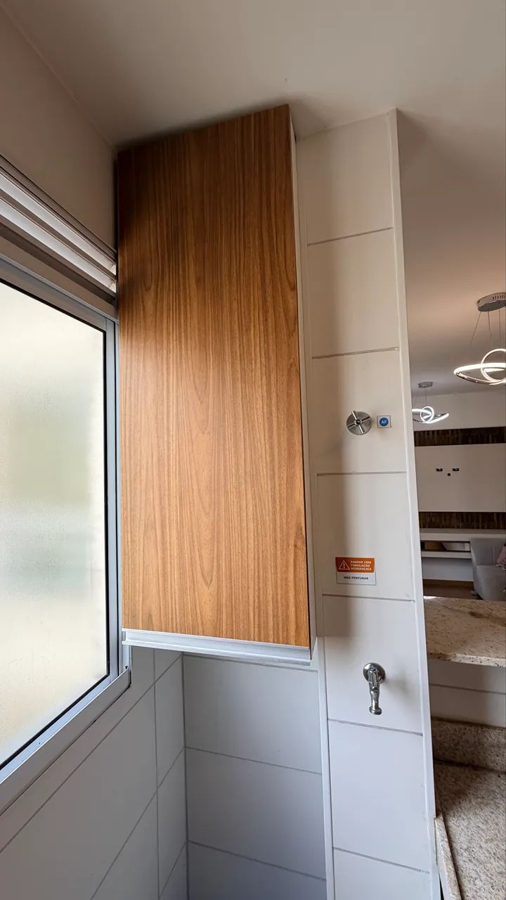 Apartamento com móveis planejado e ar-condicionado no quarto  - Foto 4