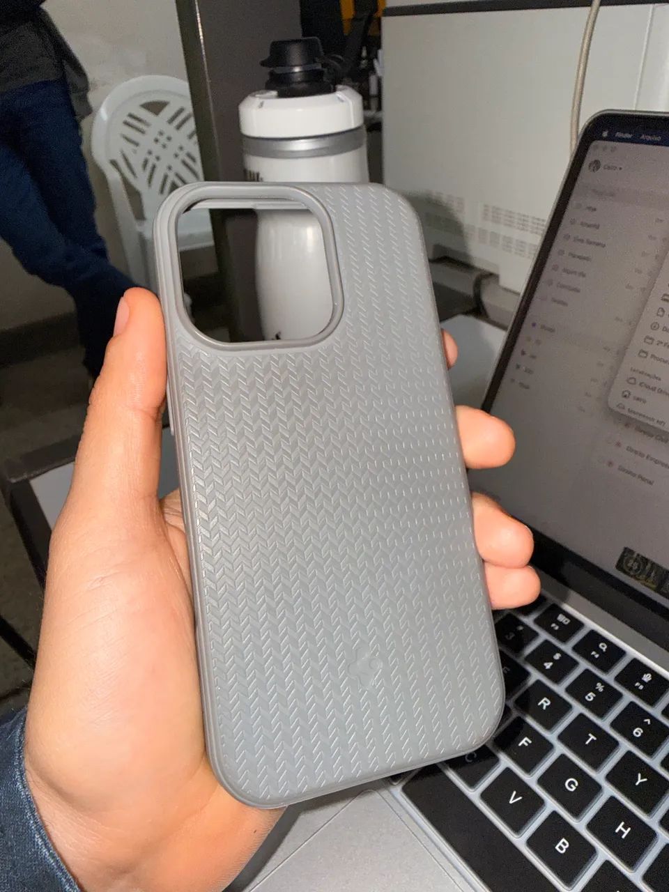 iPhone 16 Pro 256GB - Titânio Natural + Case Spigen (Brinde) - Foto 4