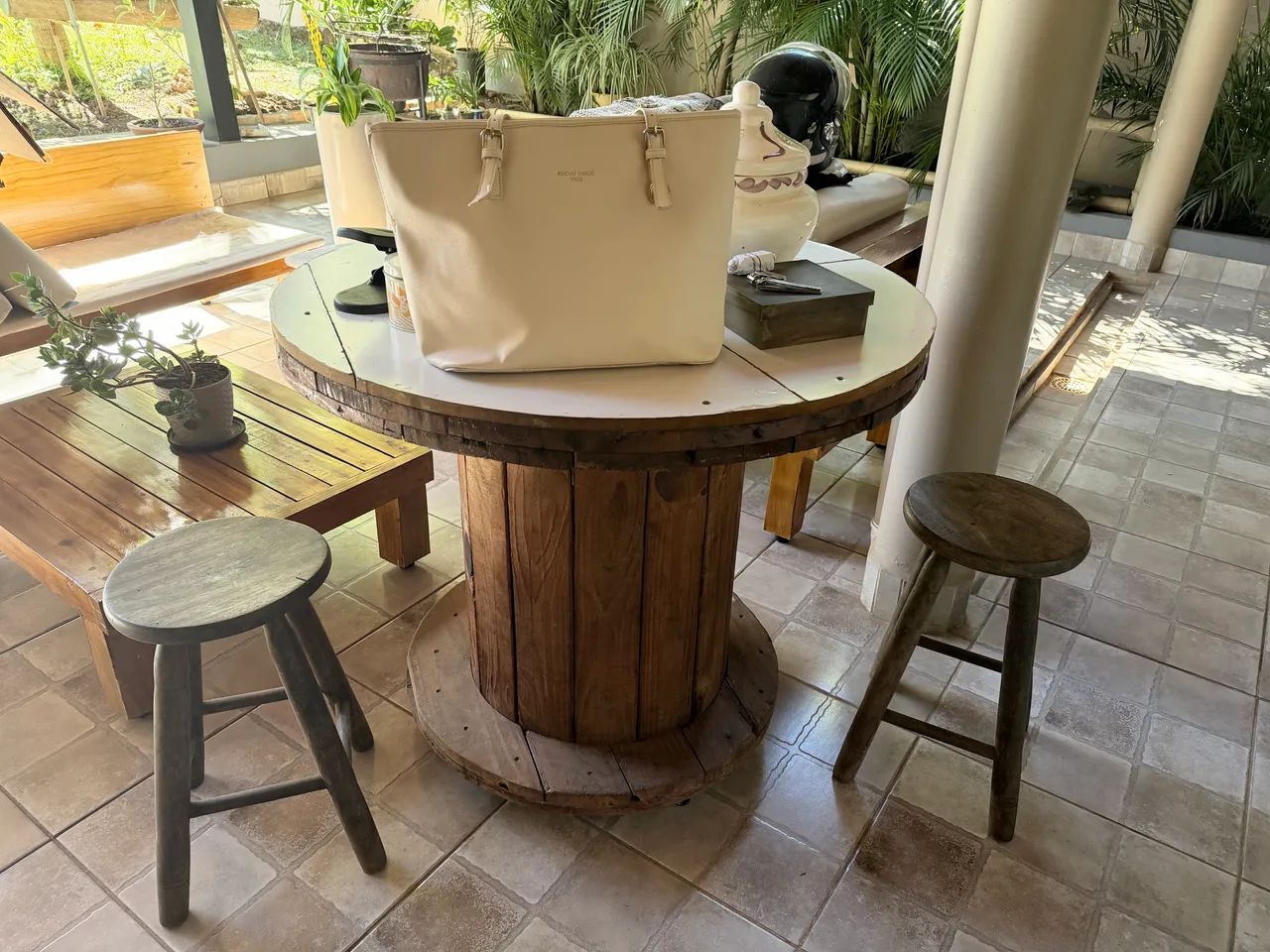 Mesa com 2 bancos - Foto 3