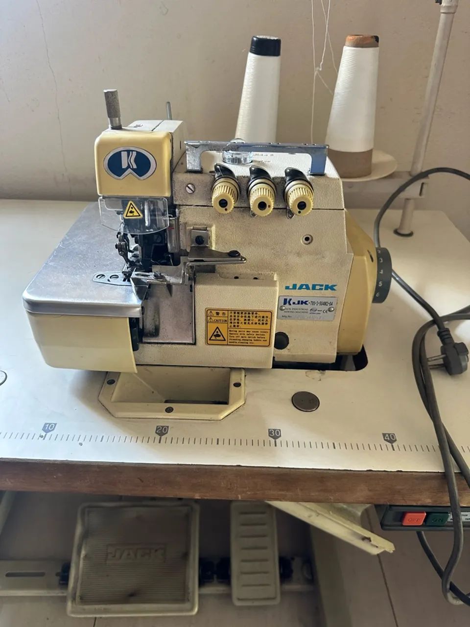 Máquina overloque 