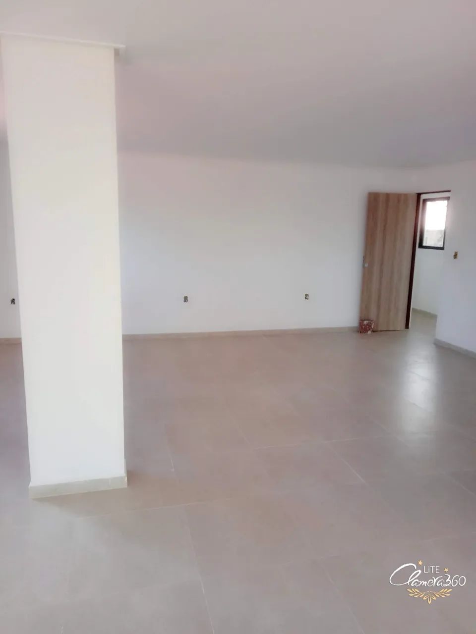 Prédio comercial  , 
