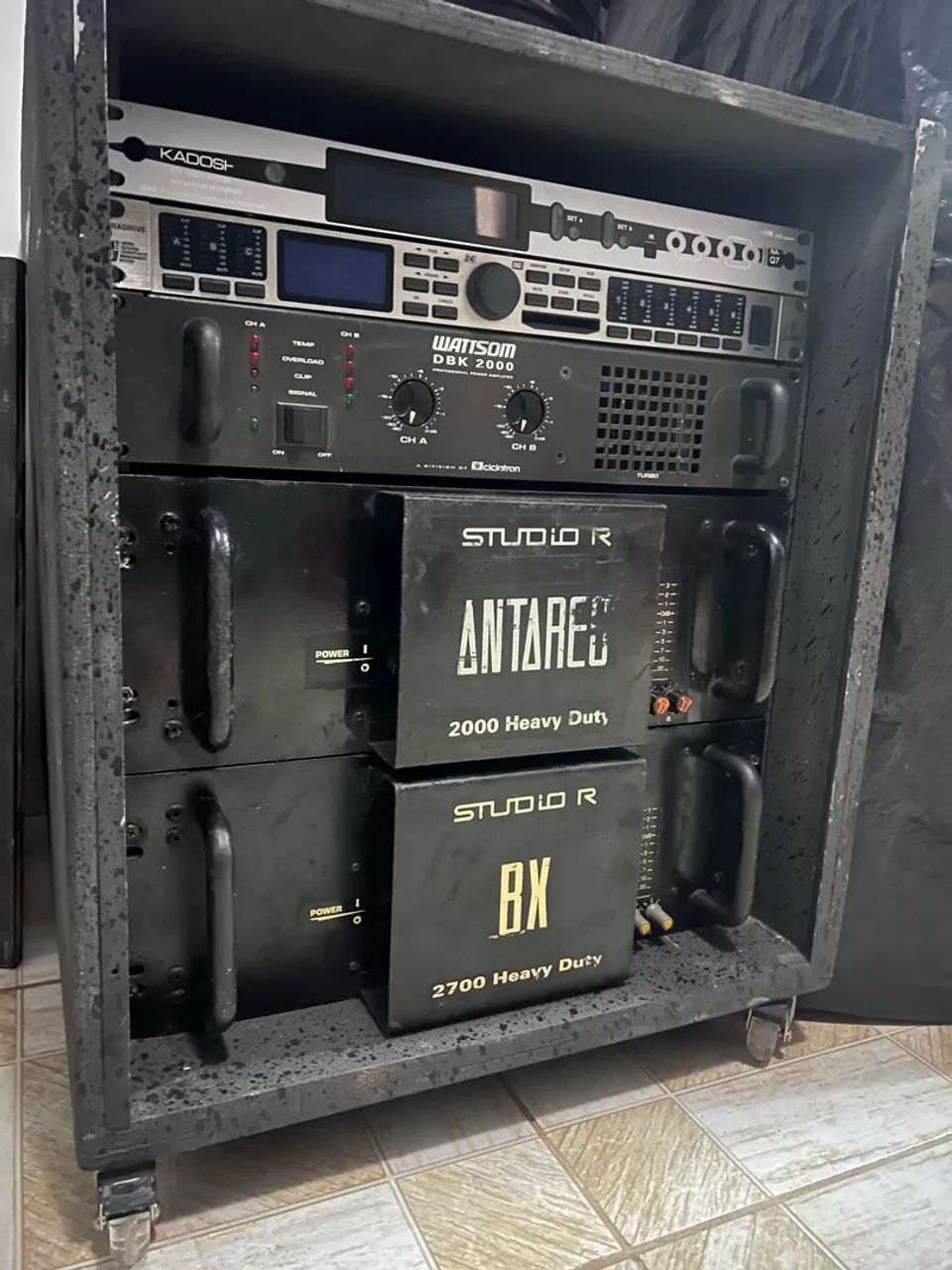 Amplificadores STUDIO R 2700 2000  - Foto 2
