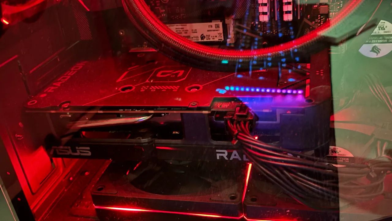 RX7600 8GB - Foto 2