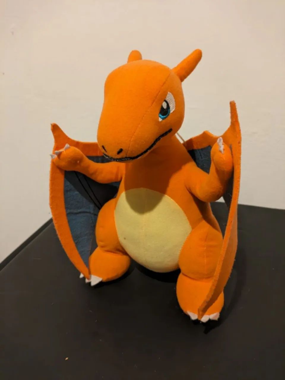 Pelúcia Pokémon Charizard