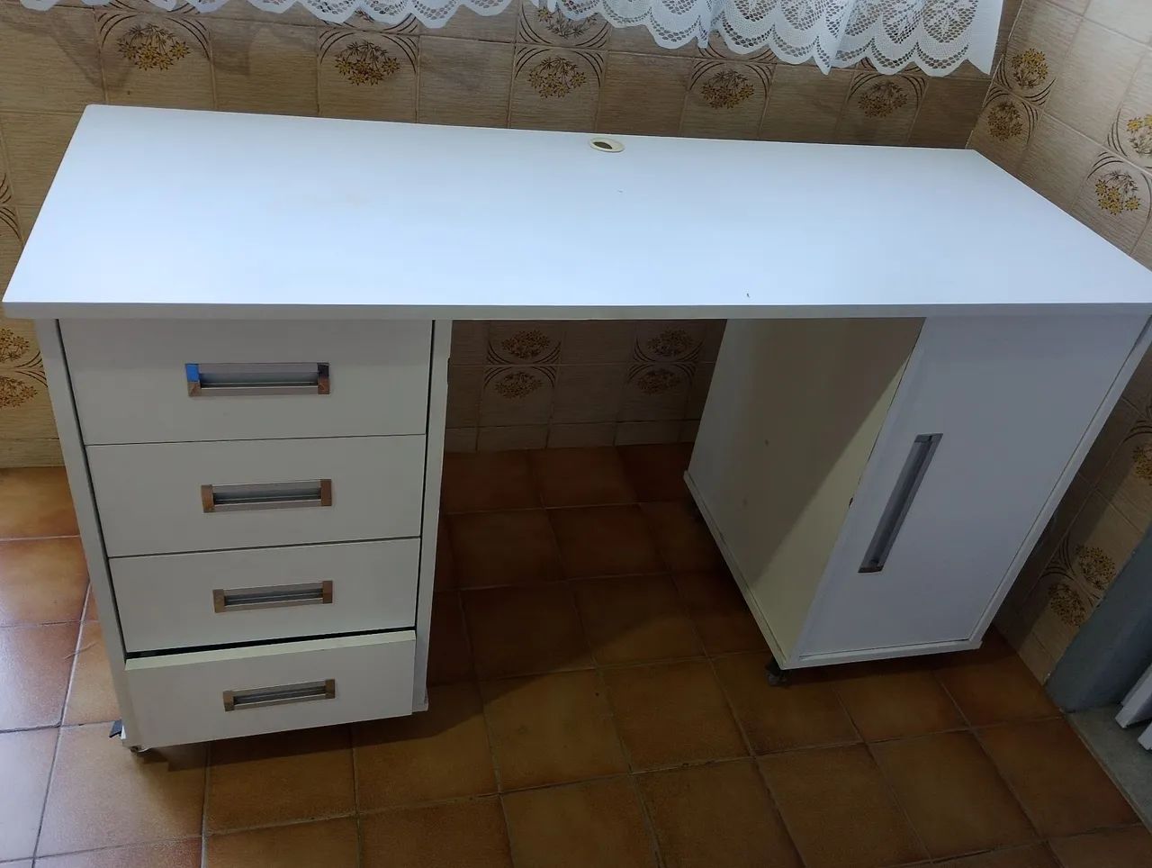 Mesa de estudos MDF branco 
