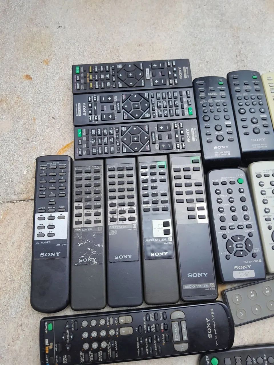 Controles remotos variados 