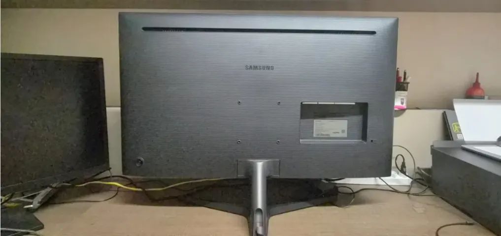 Monitor UHD UJ59 32" - Foto 3