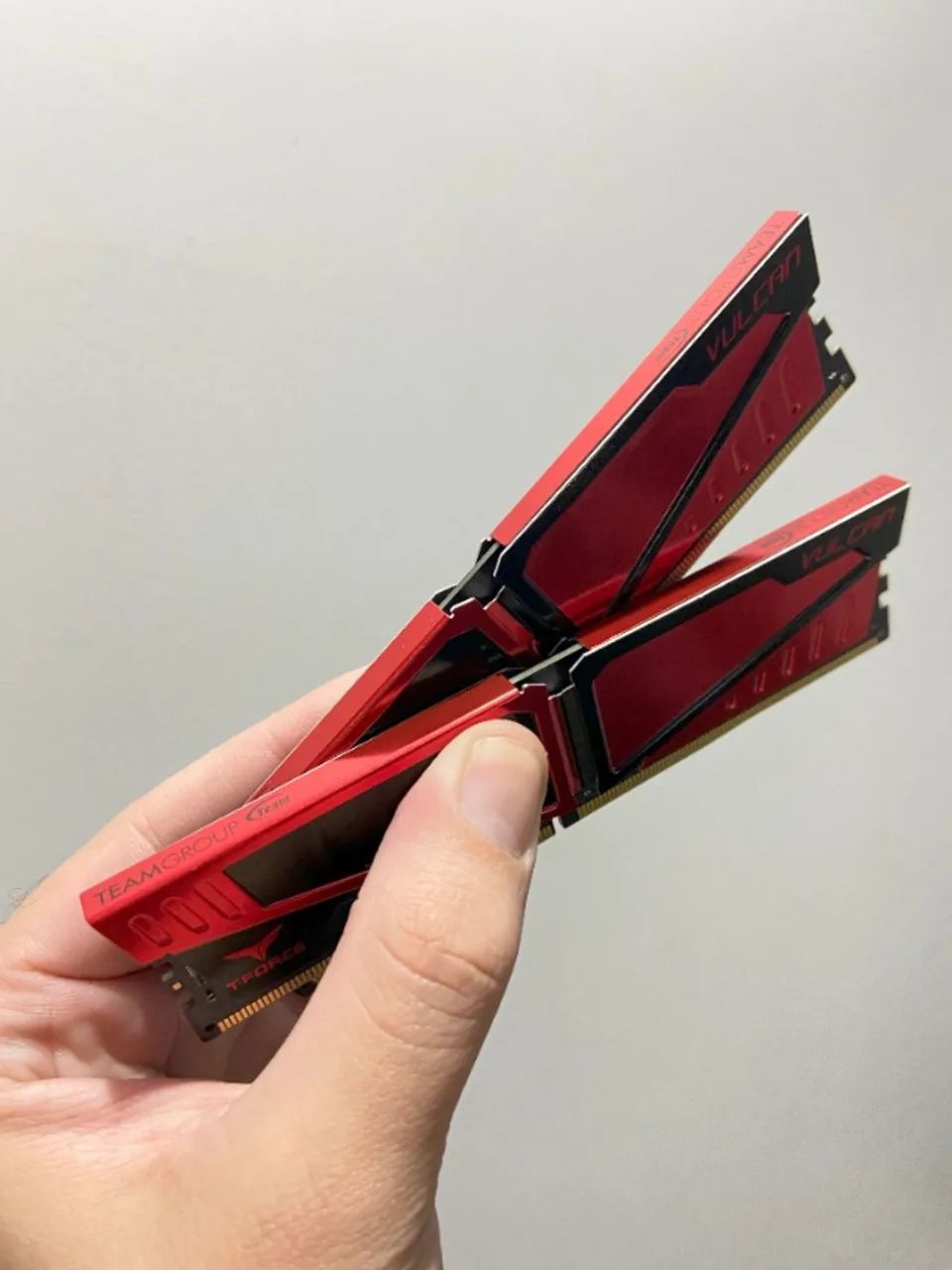 Memória Ram 16GB DDR4 2666MHz 1.2V CL 15 TeamGroup T-Force Vulcan Vermelha ( 2 x 8GB ) - Foto 2