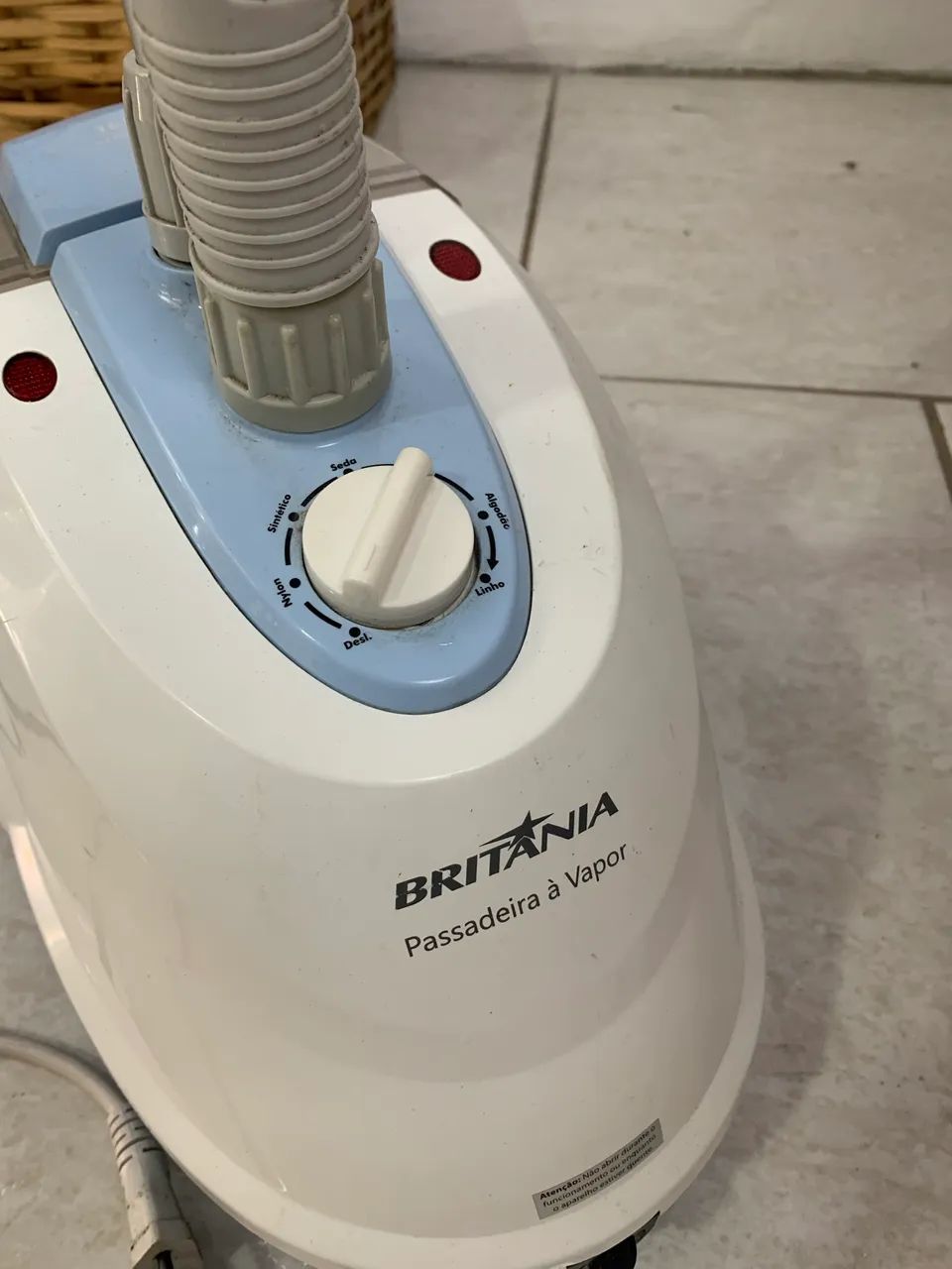 Passadeira a vapor vertical Britânia  - Foto 5
