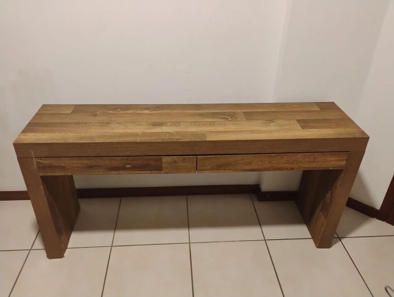 Aparador de MADEIRA não é MDF com 2 gavetas  - Foto 4
