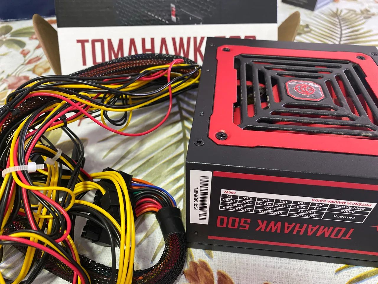 Fonte TOMAHAWK 500W (apenas 9 meses de uso, em perfeito estado)