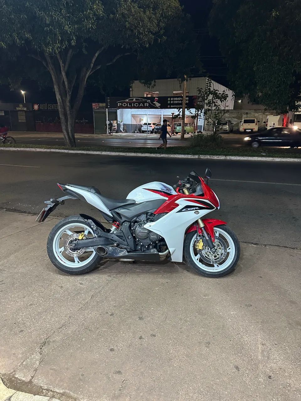 Cbr 600f 2012 - Foto 3