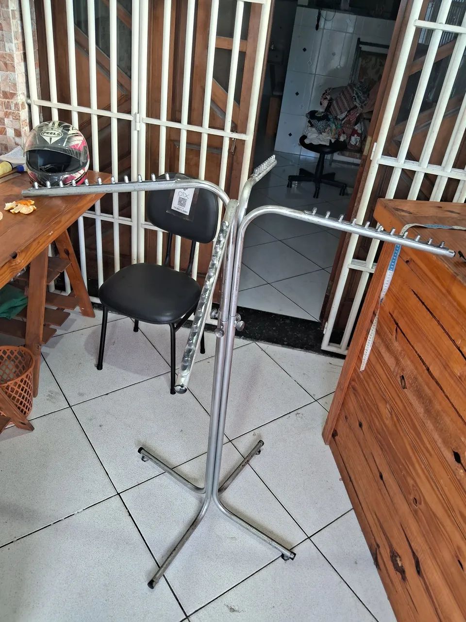 Vendo Arara em aço cromado<br>Valor $23,00<br>What - Foto 4