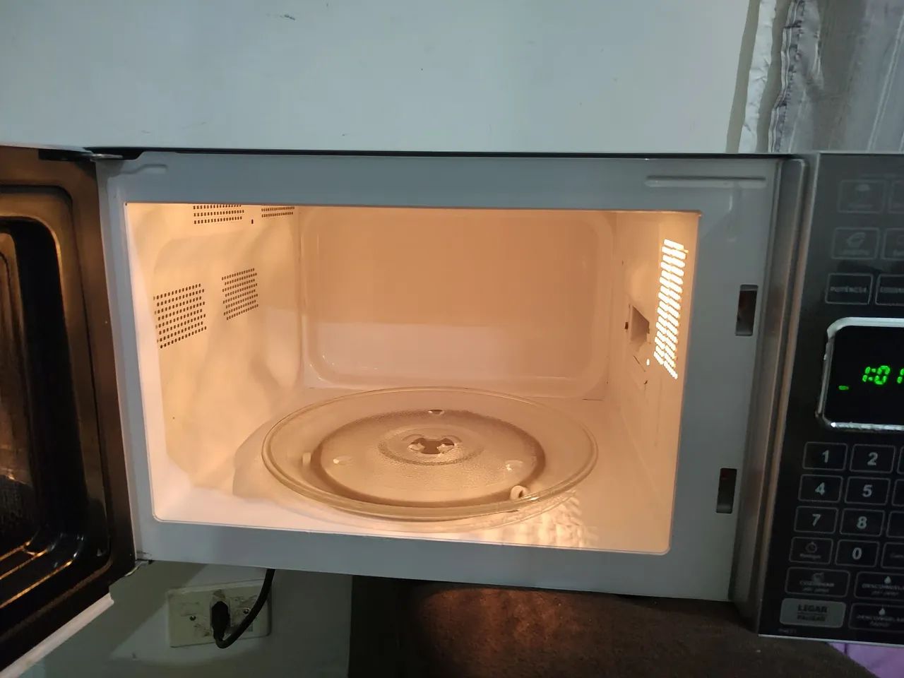 Vendo microondas 100% funcionando  - Foto 3