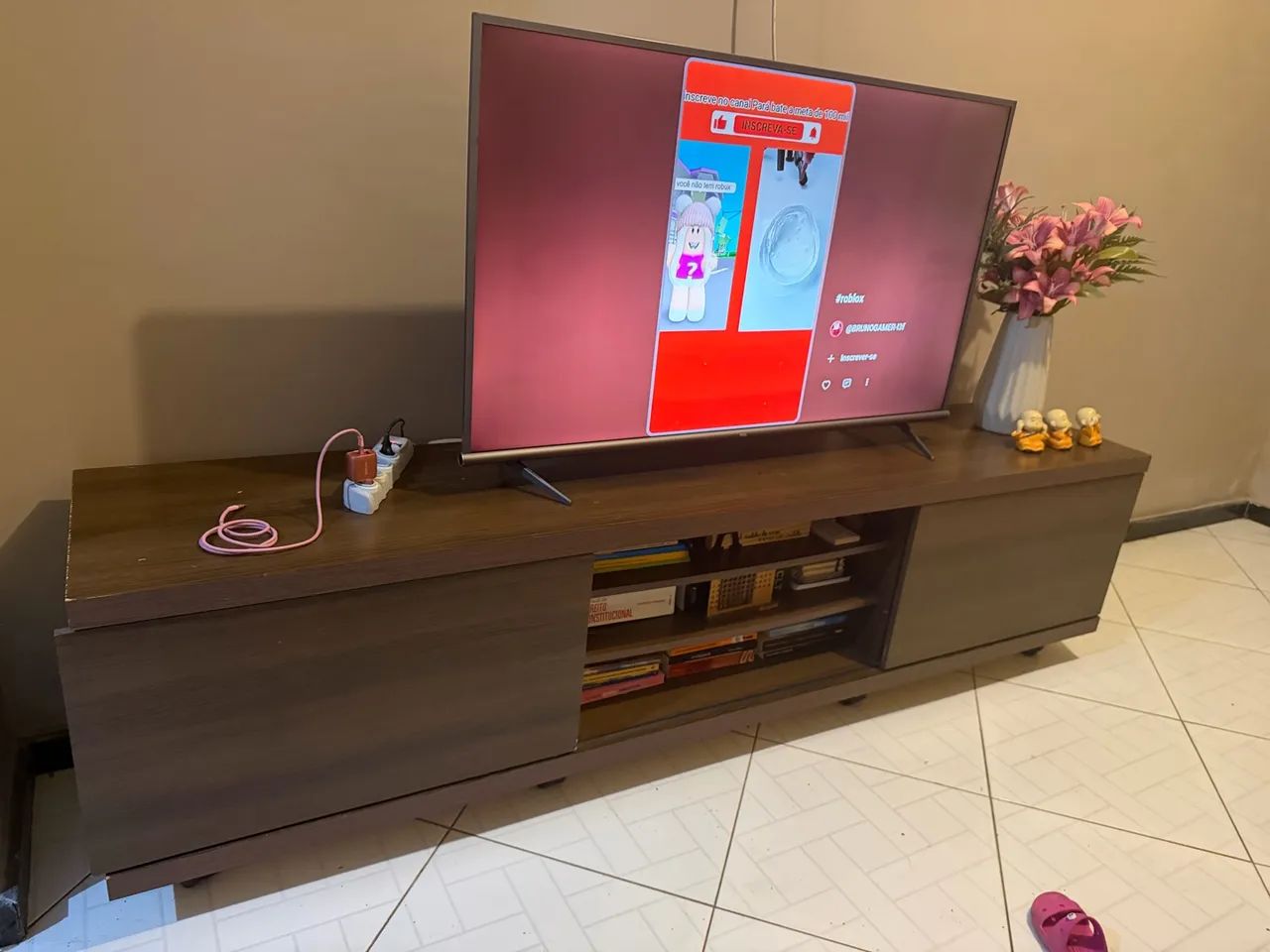 Vendo rack semi novo ideal para tv ate 75 polegadas