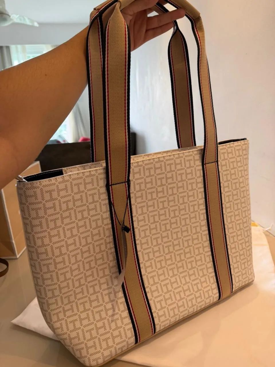 Bolsa Tommy Hilfiger original  - Foto 2
