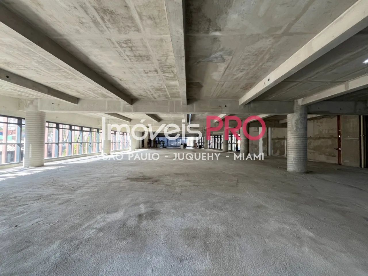 Prédio comercial de 2 andares