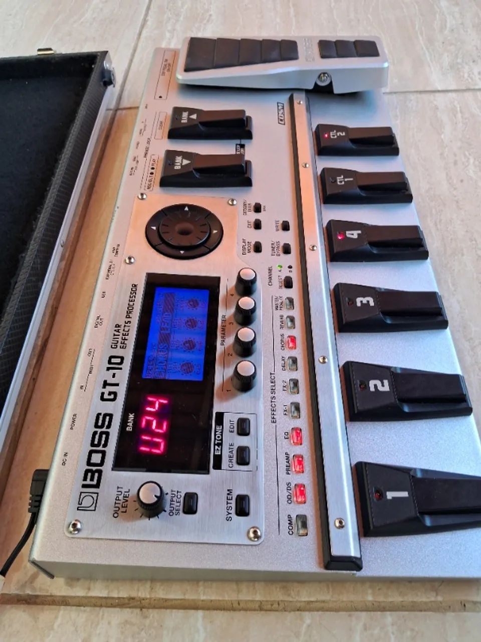 Pedaleira Boss GT-10 - Multiefeitos de Guitarra - Instrumentos