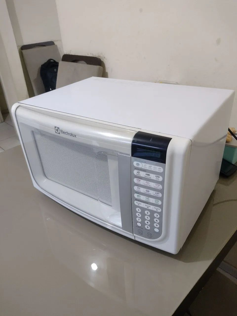 Microondas Electrolux 31 litros, funcionando perfeitamente  - Foto 6