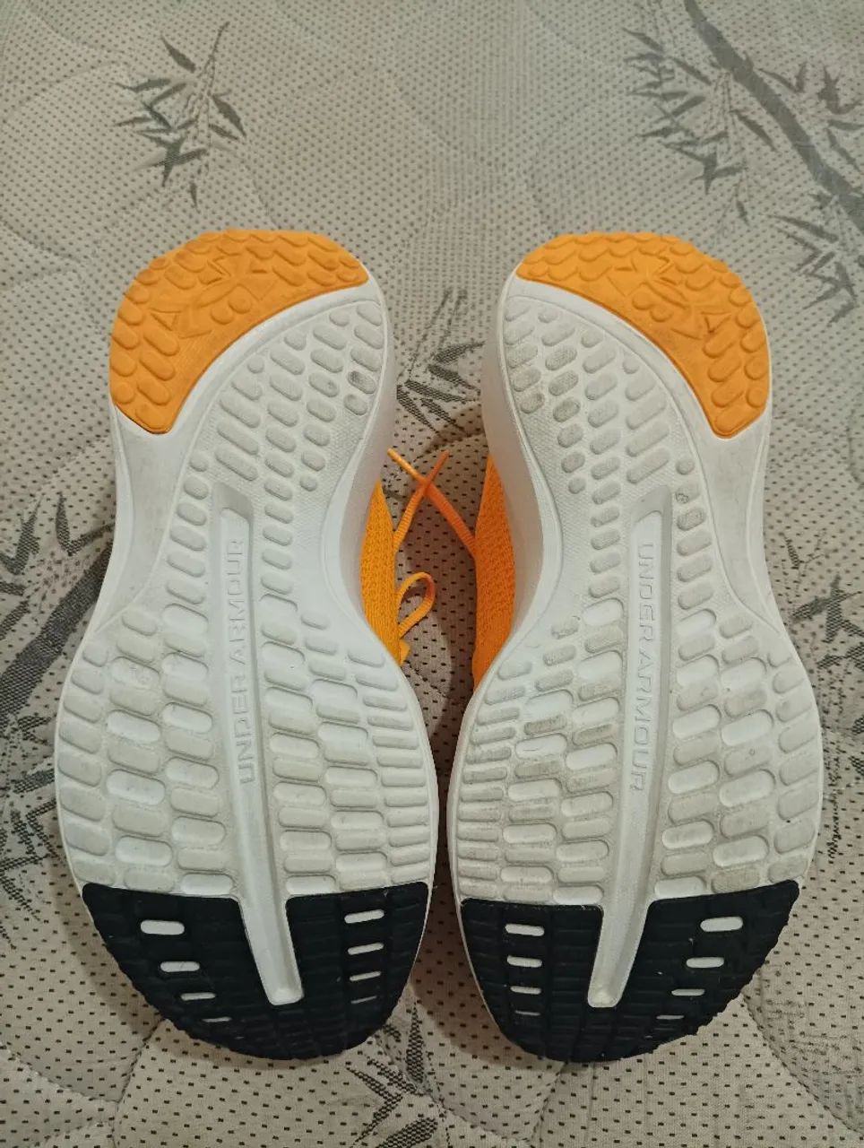 Vendo tênis Under Armon Amarelo - Foto 3