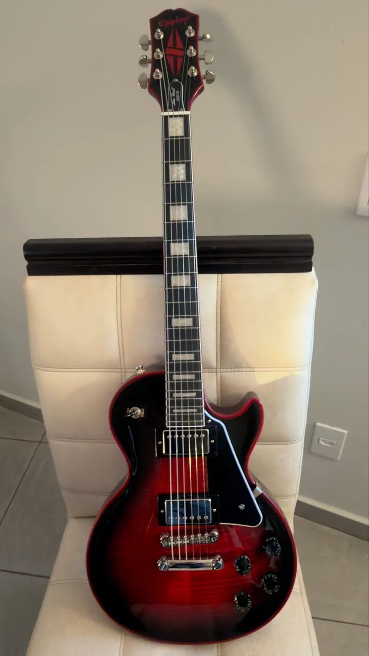 Epiphone Les Paul Custom Electric Guitar - Vermelha / Preta