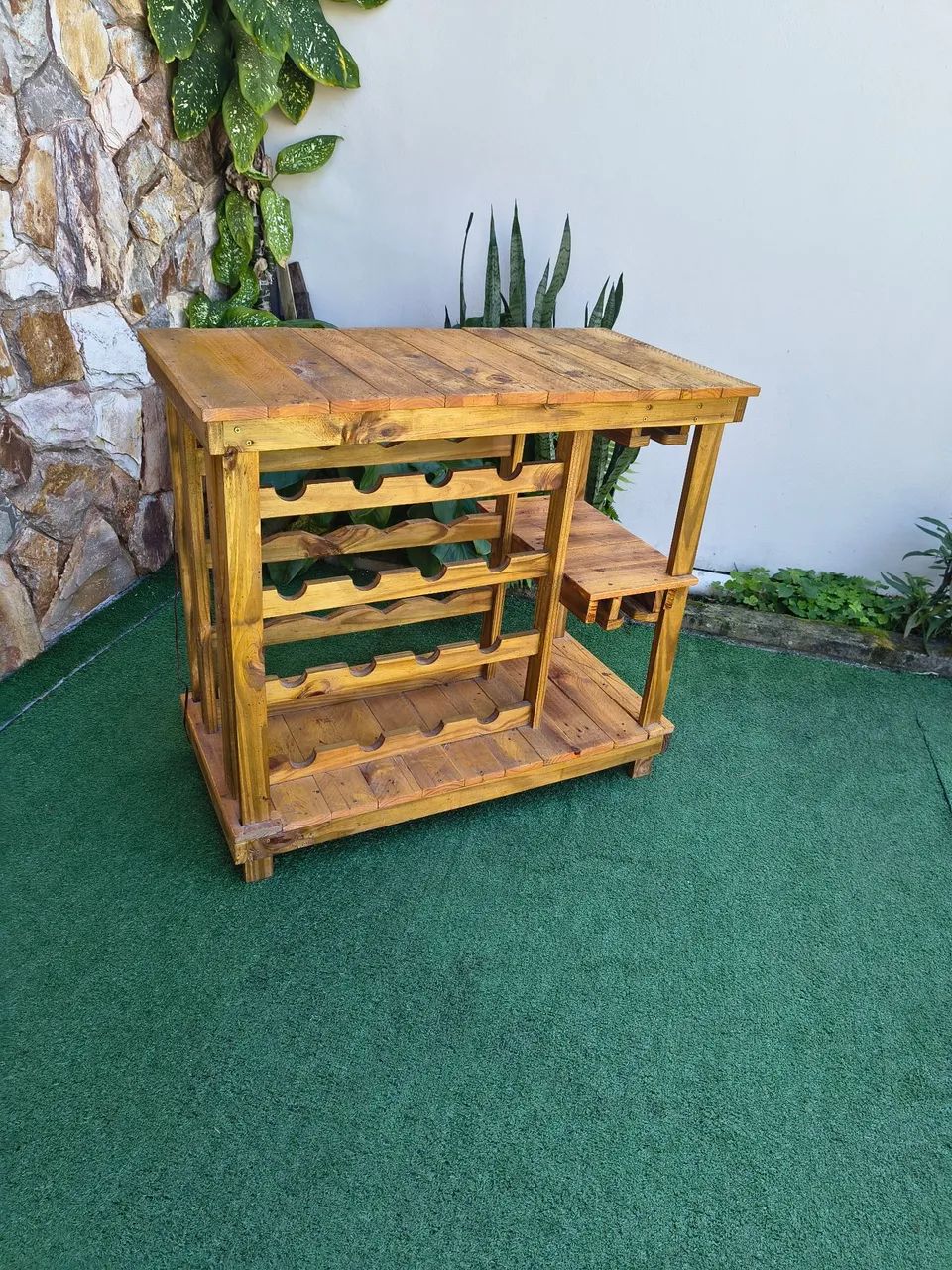 Adega rústica. 100% artesanal 