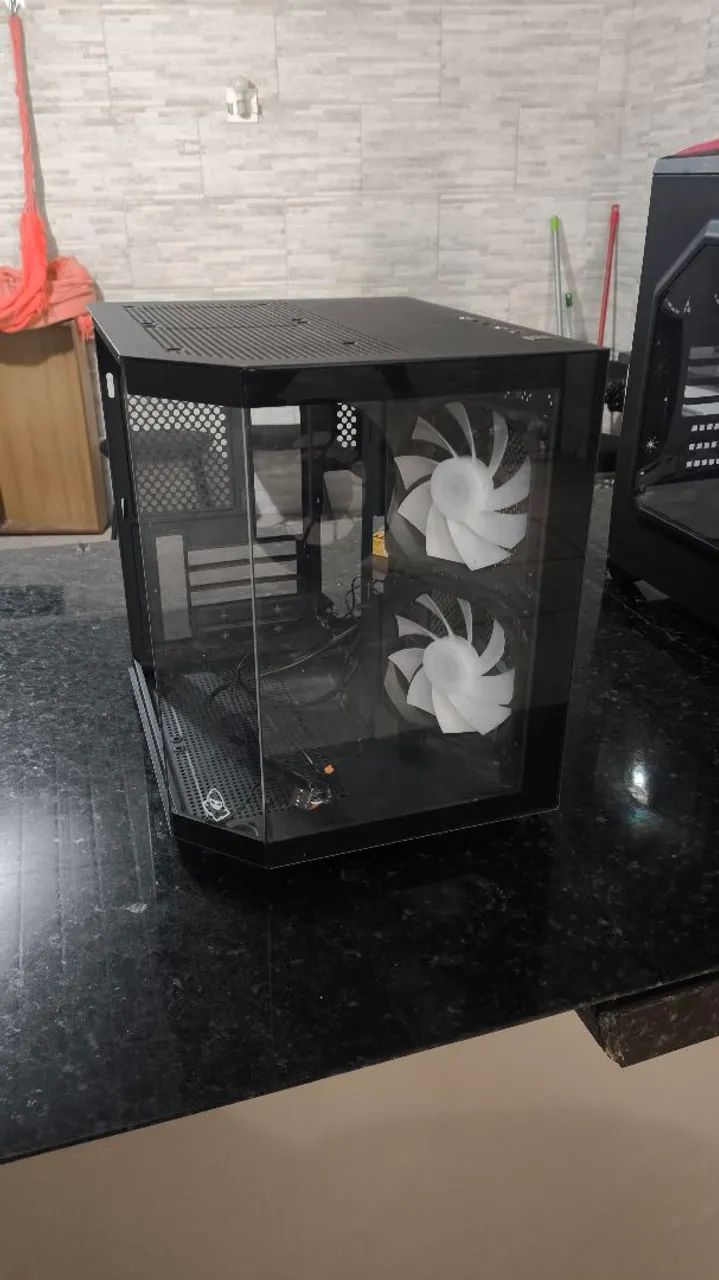 Gabinete para PC compra um e leva o outro