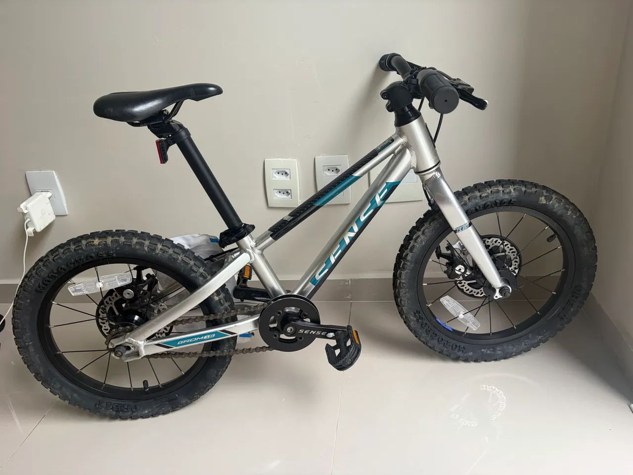 Bicicleta Infantil Sense Grom Aro 16 - Freio a Disco - Ótimo Estado - Foto 3