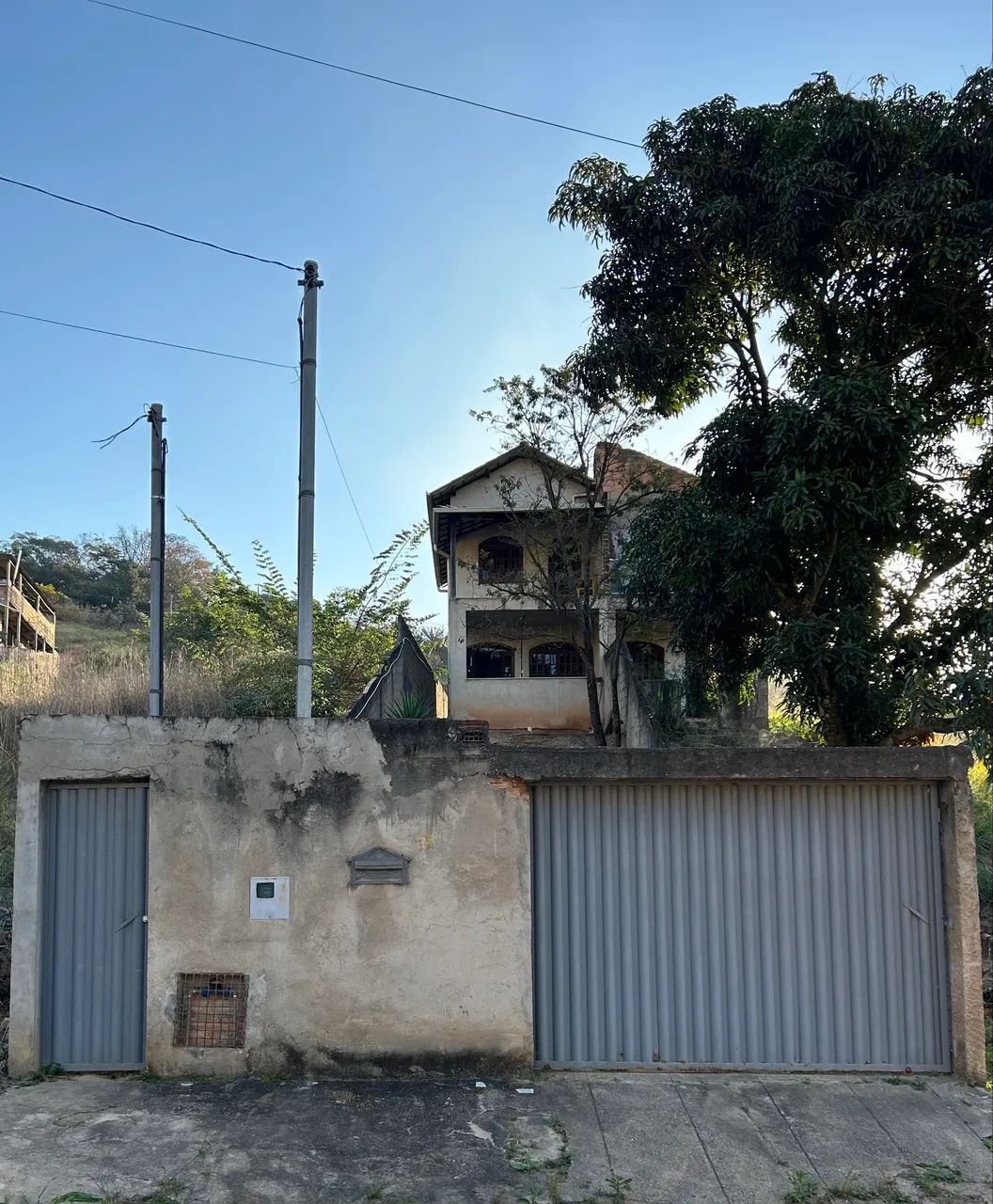 VENDO OU TROCO CASA NO XANGRILA 