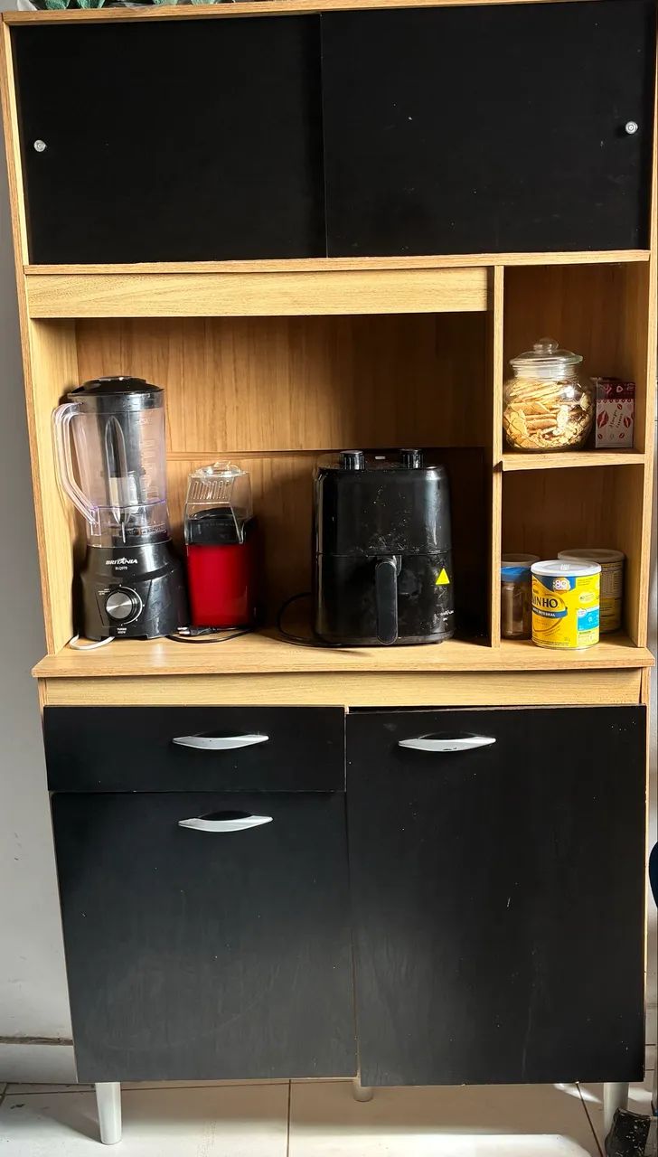 Armário de cozinha com balcão multiuso 