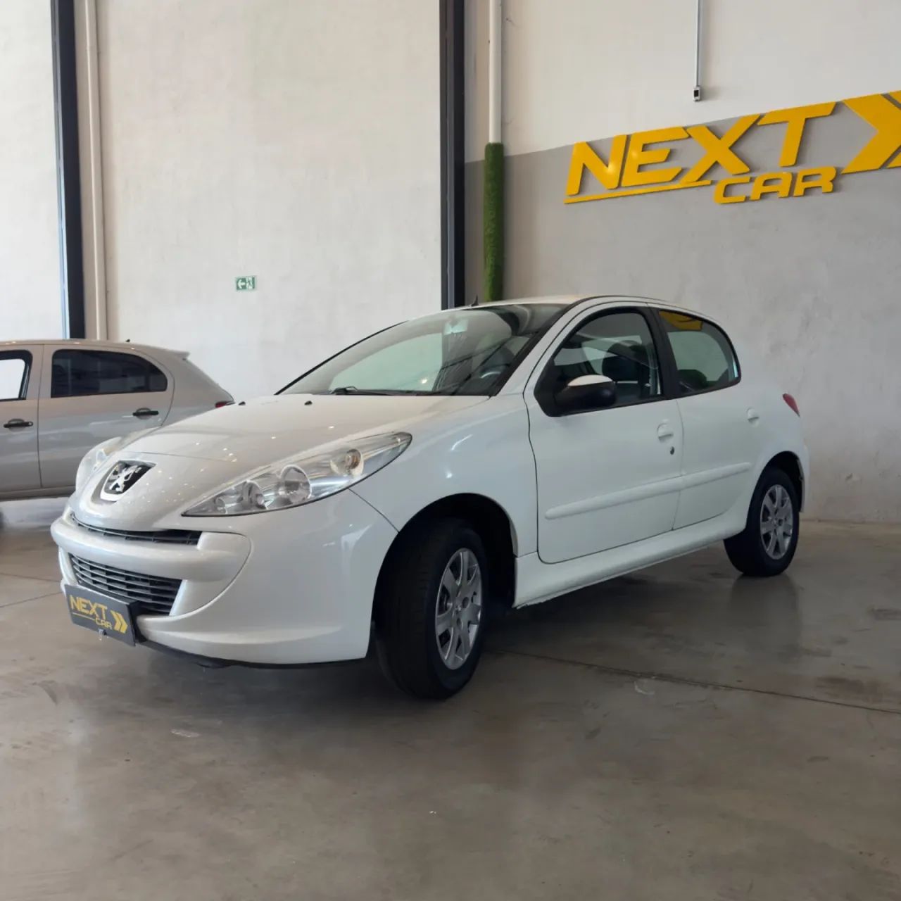 Peugeot 207 Active 1.4 Flex 8V 5P 2014 - Foto 2