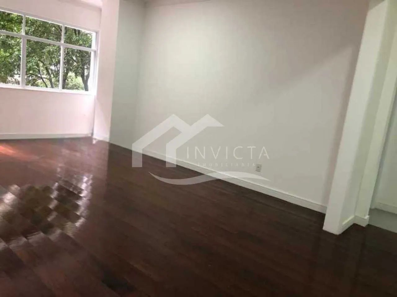 IMPERDÍVEL QUATRO QUARTOS PRÓXIMO AO ARPOADOR - Foto 3