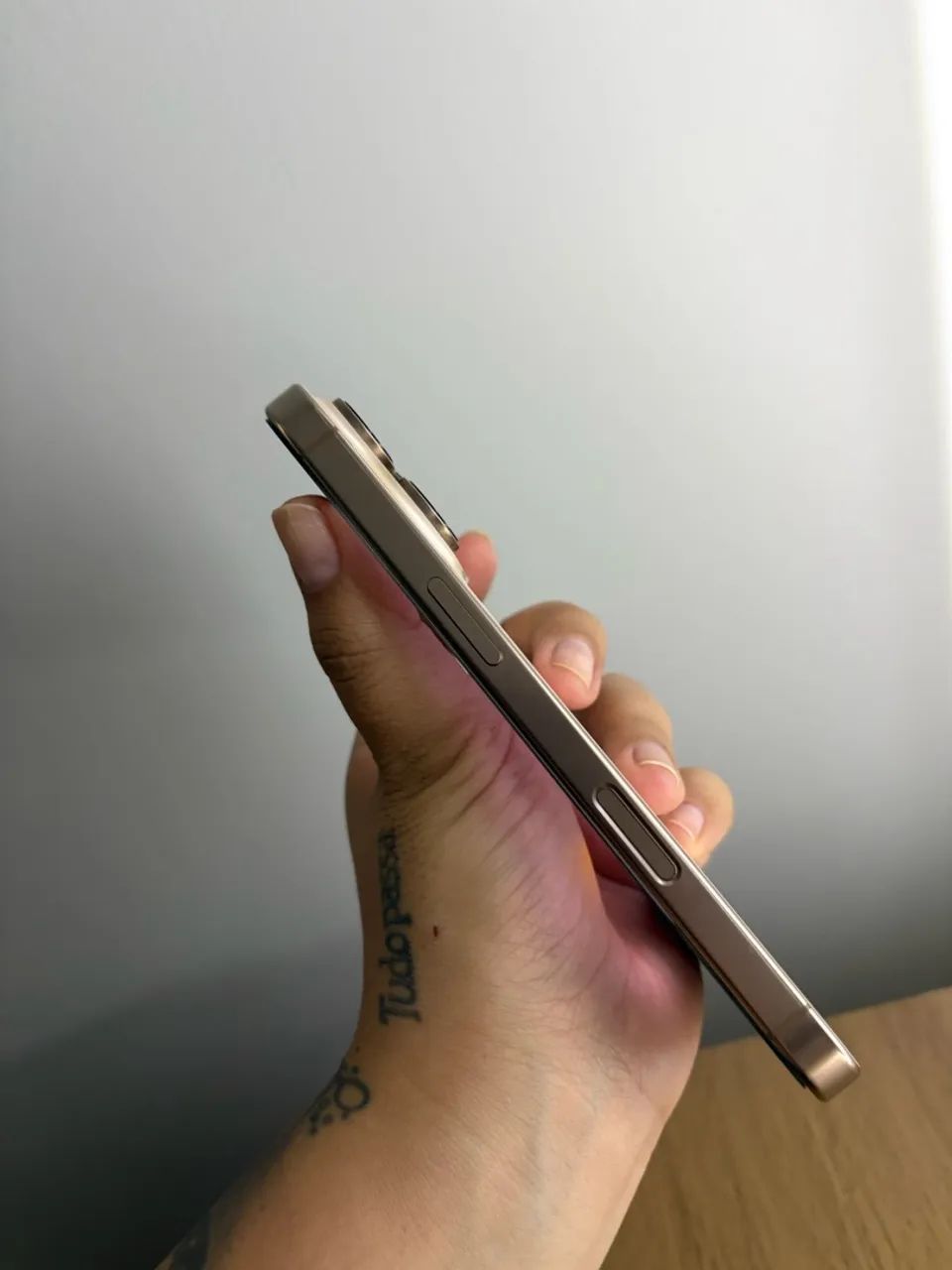 iPhone 16 pro 128GB - Foto 2