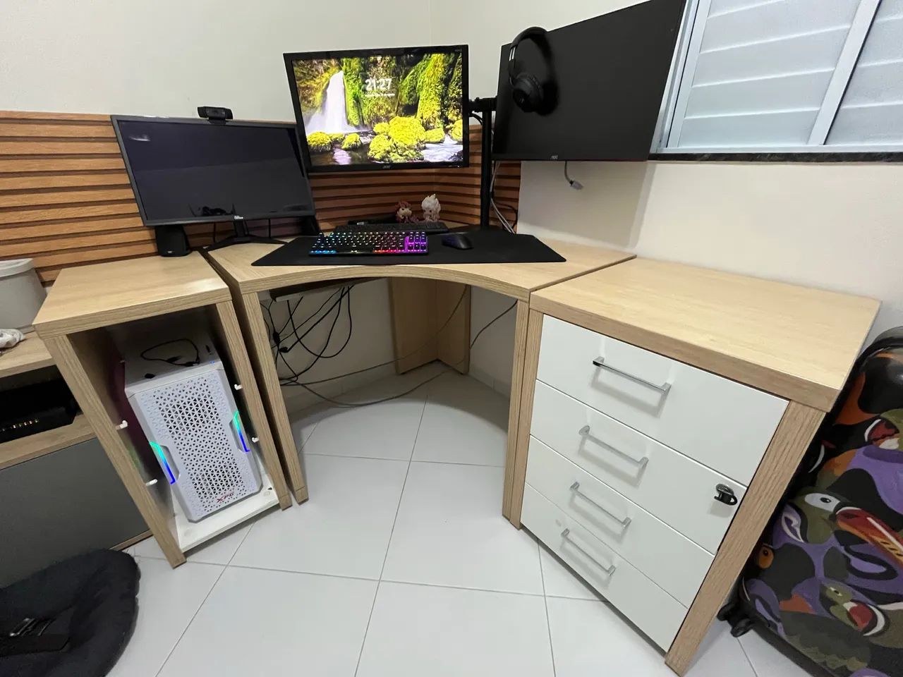 Mesa de canto com gabinete/prateleiras + gaveteiro alta qualidade - Foto 3