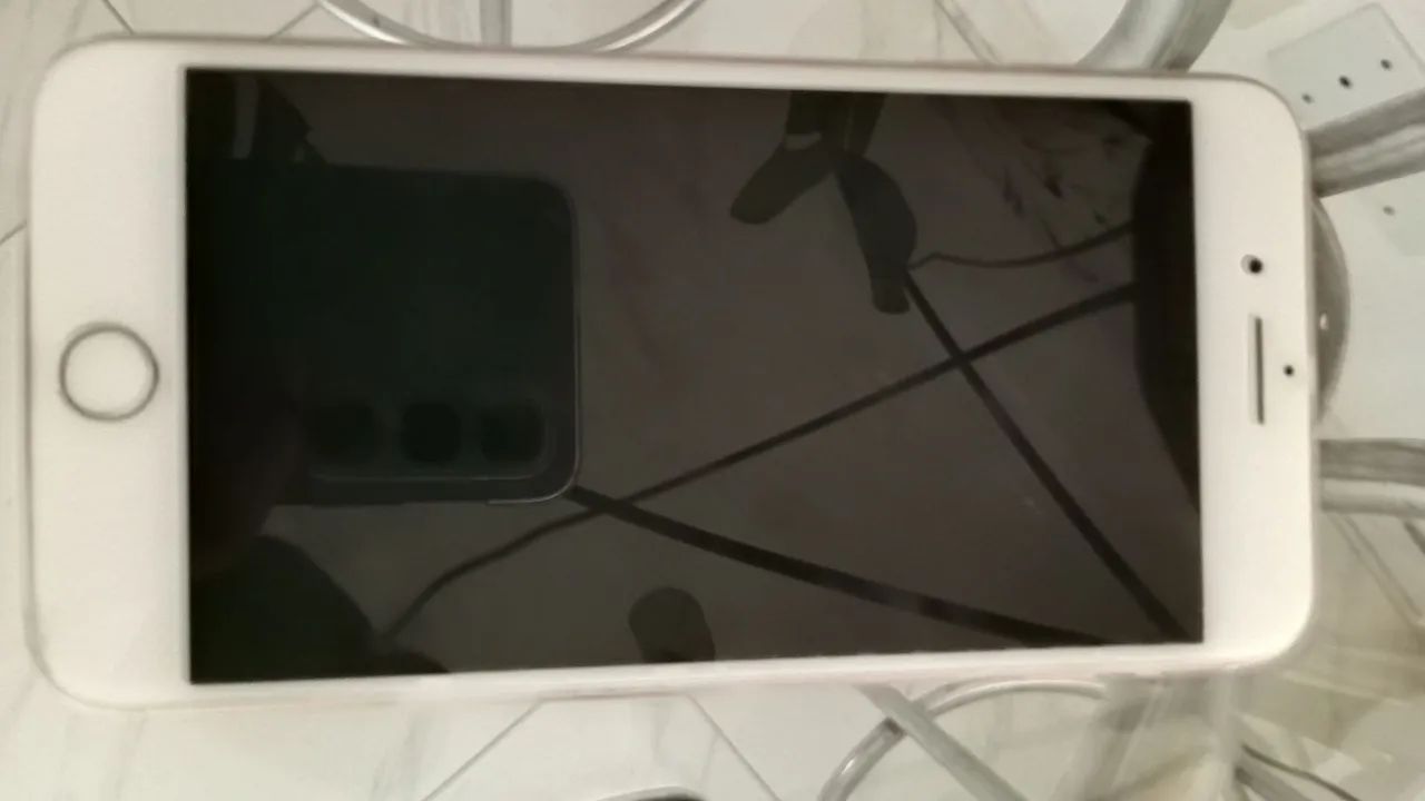 iPhone semi-novo rose 8 plus 64GB - Foto 4