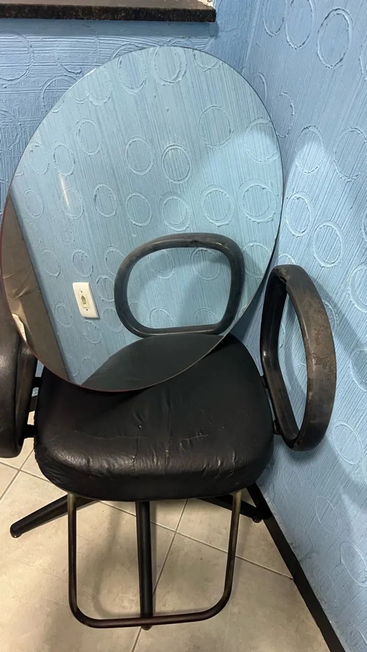 Cadeira de Cabeleleira + espelho  - Foto 2